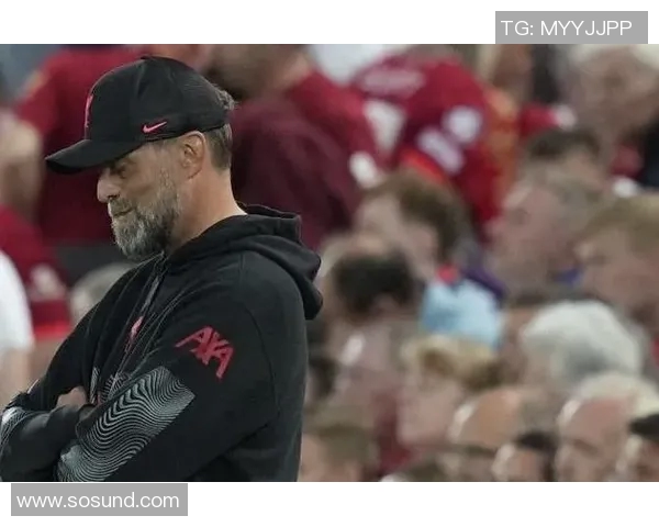 火箭与活塞激战正酣NBA赛场精彩对决引发球迷热议