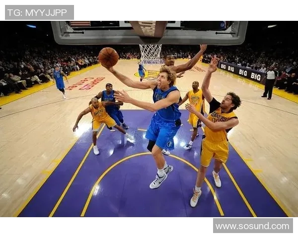 雷霆与小牛季后赛第二场激战回顾与精彩瞬间分析 雷霆与小牛季后赛第二场激战回顾与精彩瞬间分析