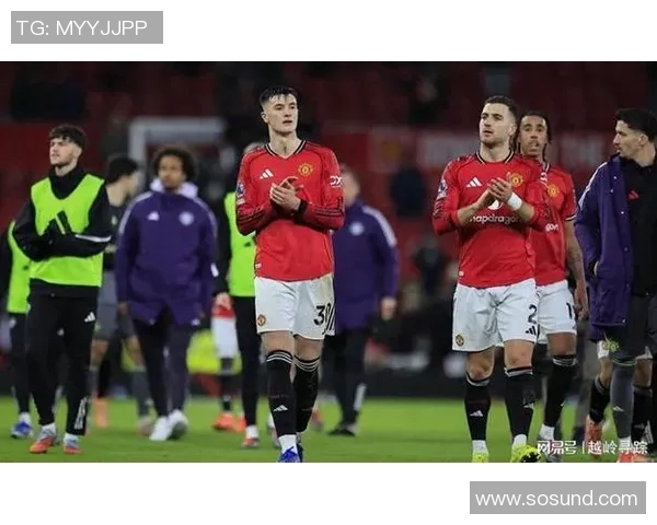 利兹联主场迎战曼联双方争夺英超积分榜重要一战