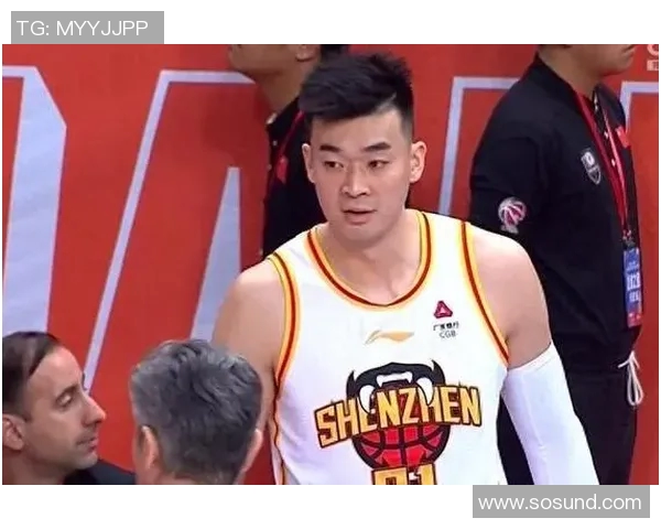 李慕豪：从青涩少年到篮球场上的璀璨明星之路