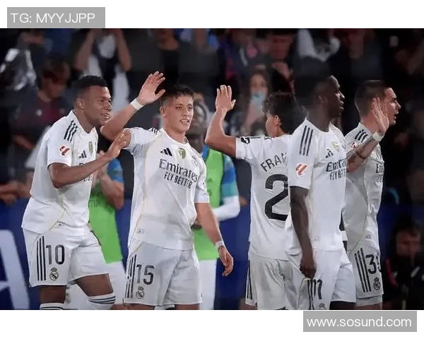 皇马与门兴全场激战回顾球迷热情高涨精彩瞬间重温 皇马与门兴全场激战回顾球迷热情高涨精彩瞬间重温