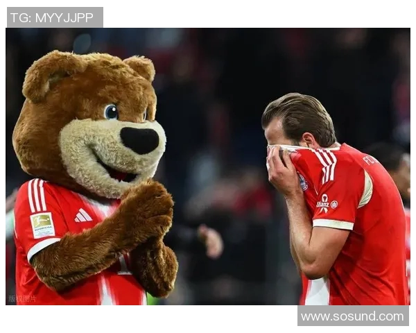 莱万回归旧主对决拜仁球迷怒斥其忘恩负义情绪高涨